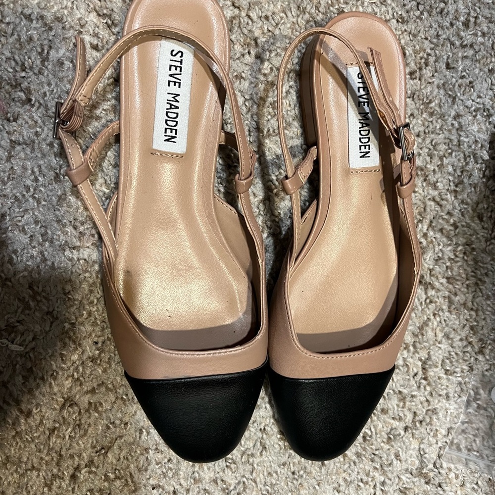 Steve Madden Black and Tan color block sling back flats